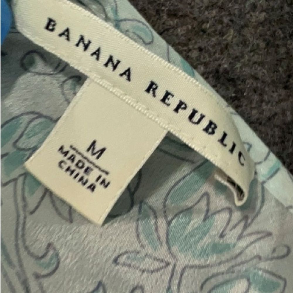 Sz M 100% Silk *Banana Republic* Ruffle Print Cami Tank Top - Picture 2 of 9